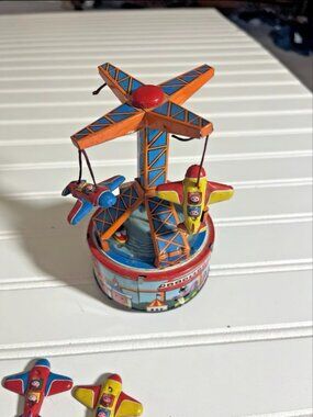 1960s Yoneya (Yone) Japan Vacation Land Airplane Ride Wind-Up Tin Toy VINTAGE